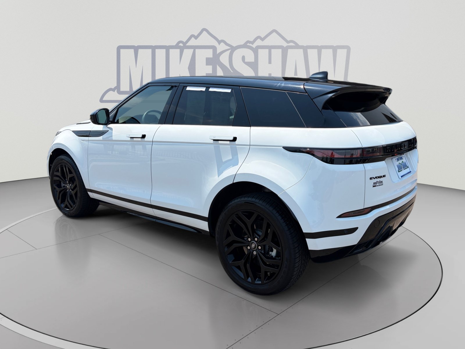 Used 2023 Land Rover Range Rover Evoque R-Dynamic SE AWD/4WD image 3
