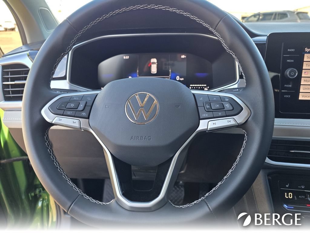 New 2026 Volkswagen Taos SE FWD image 23