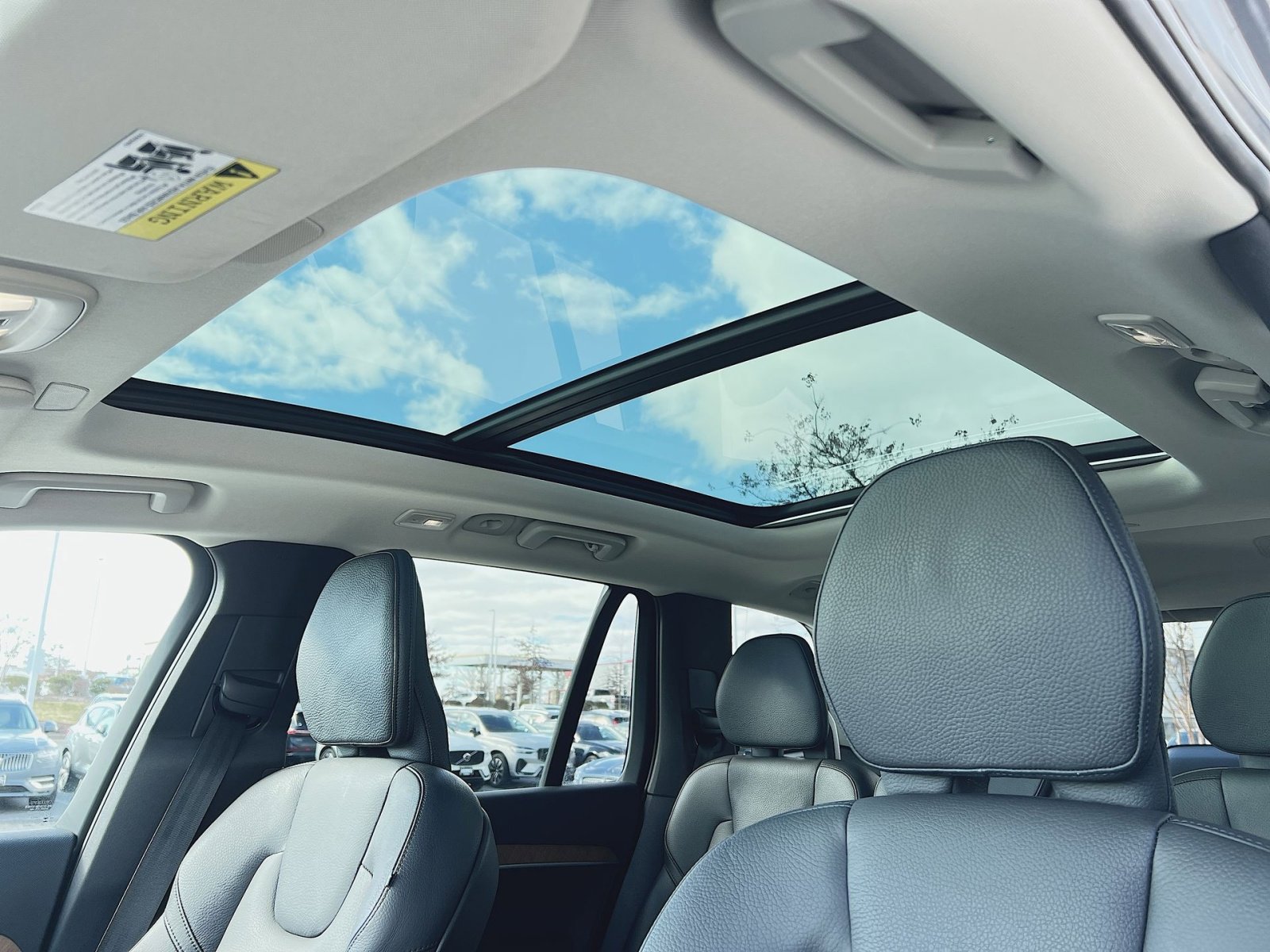 Used 2023 Volvo XC90 B6 Plus w/ Protection Package Premier image 24