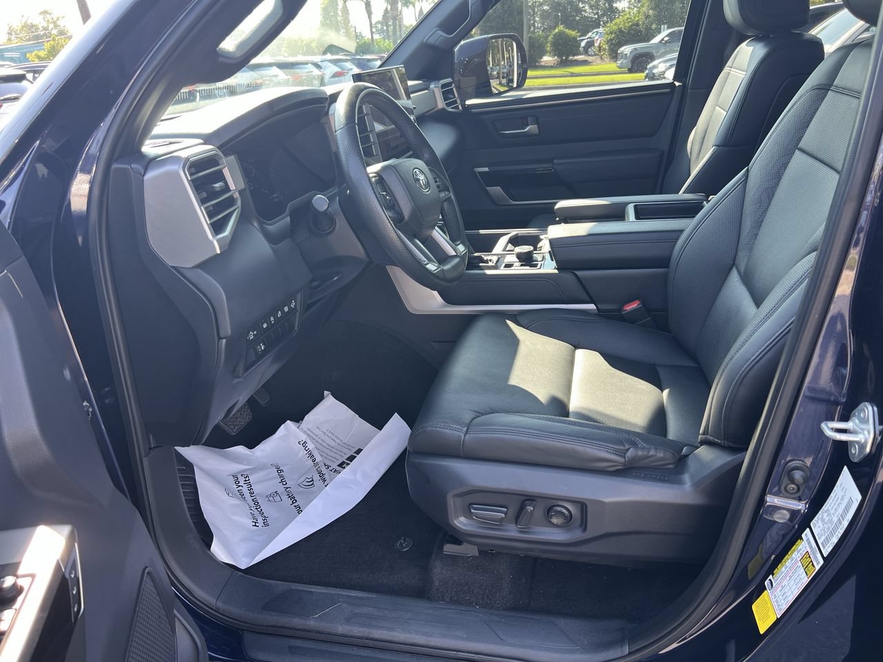 Used 2025 Toyota Tundra Limited AWD/4WD image 16