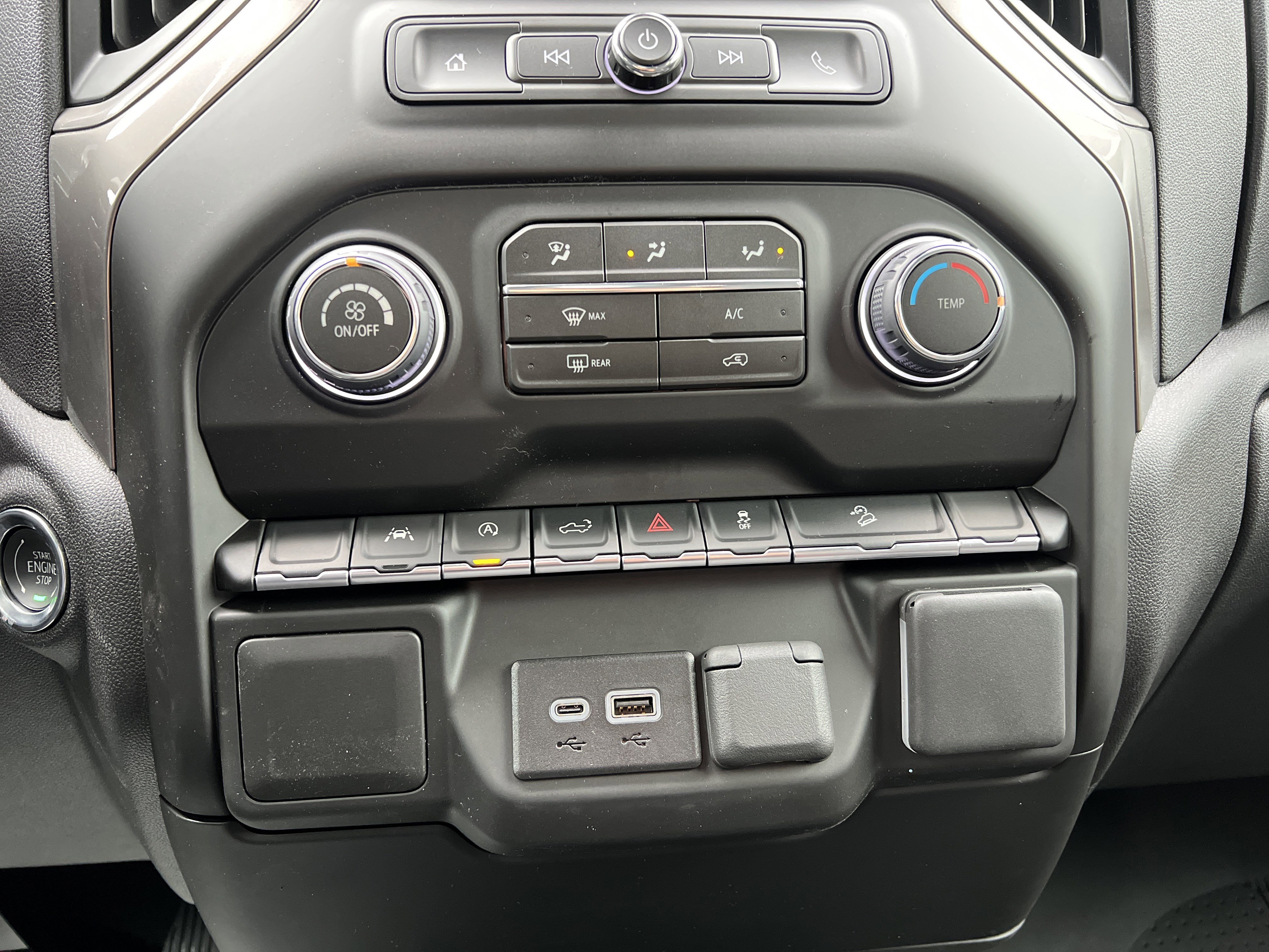 Used 2026 Chevrolet Silverado 1500 Custom Trail Boss w/ LPO, Dark Essentials Package image 28