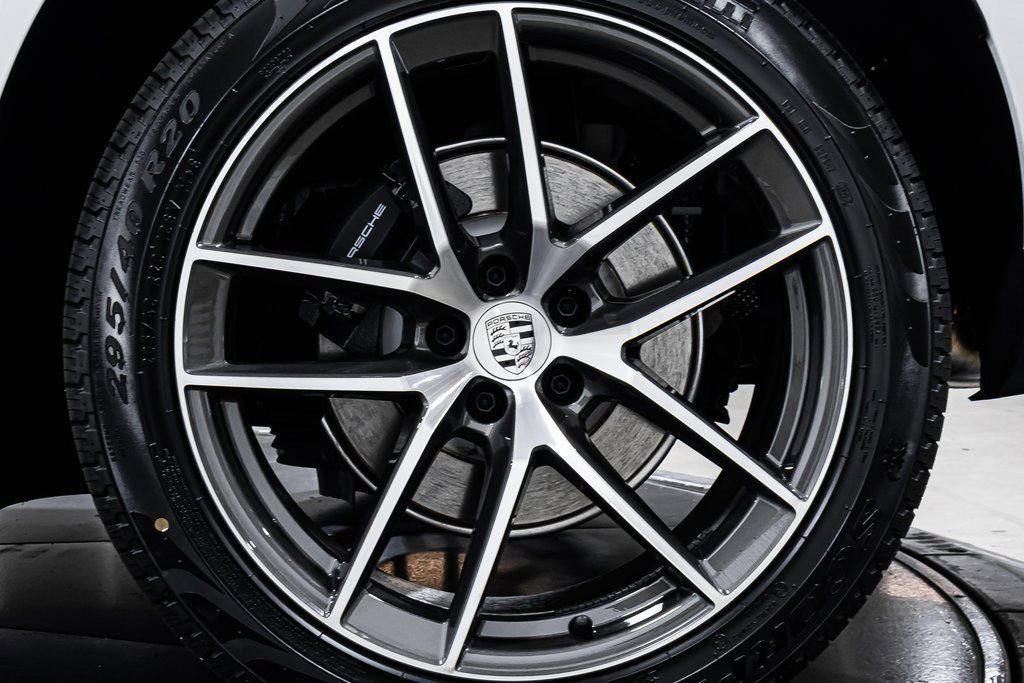 Certified 2025 Porsche Macan image 25