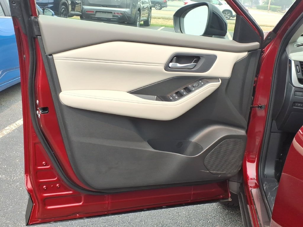 New 2026 Nissan Rogue Dark Armor AWD/4WD image 13