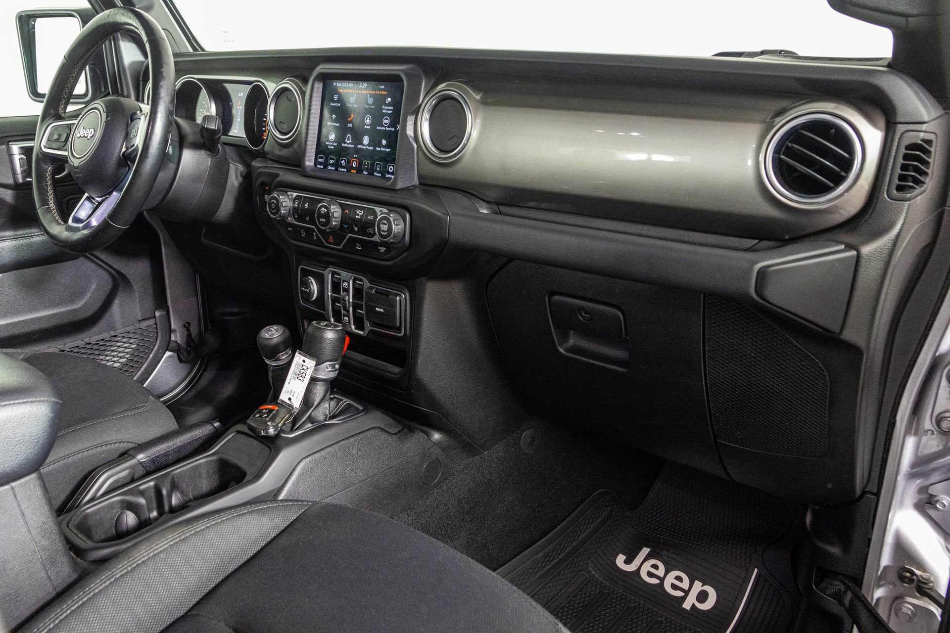 Used 2020 Jeep Gladiator Overland AWD/4WD image 46