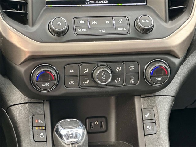 Used 2017 GMC Acadia Denali w/ Technology Package image 4