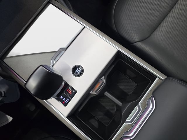 New 2026 Land Rover Range Rover SV AWD/4WD image 18