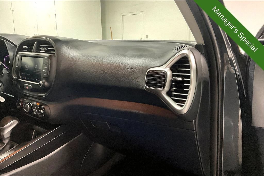 Used 2025 Kia Soul LX w/ LX Technology Package FWD image 19