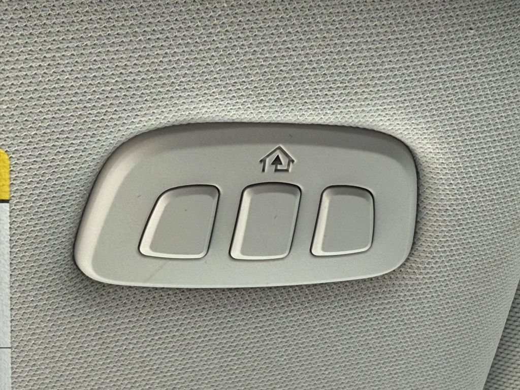 Used 2025 Lincoln Aviator AWD image 29