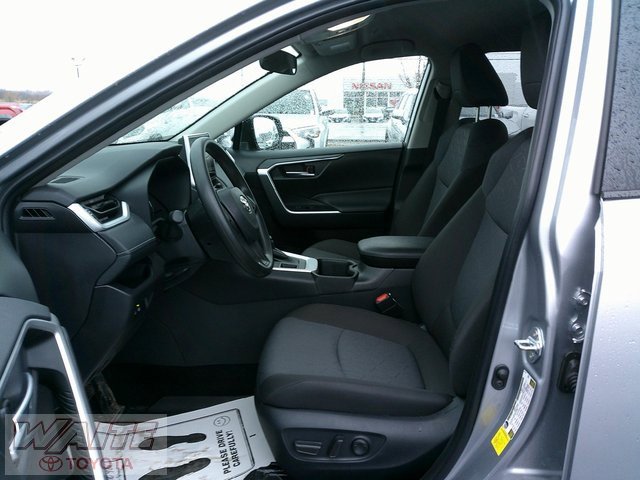 Used 2025 Toyota RAV4 XLE image 20