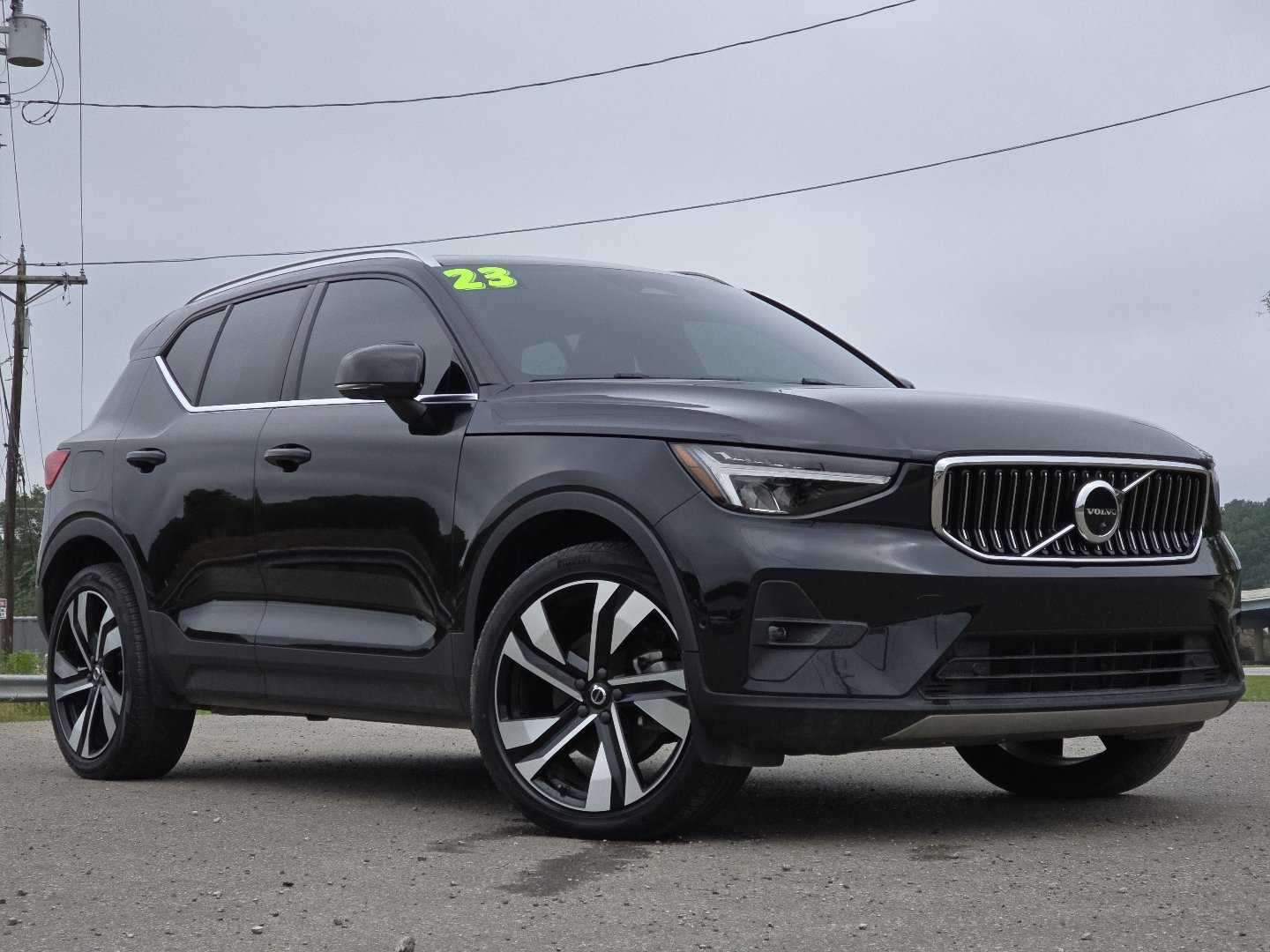 Used 2023 Volvo XC40 B5 Plus w/ Driver Assist Package
