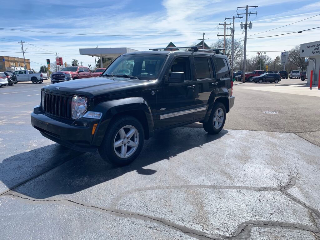 Used 2012 Jeep Liberty Sport image 3