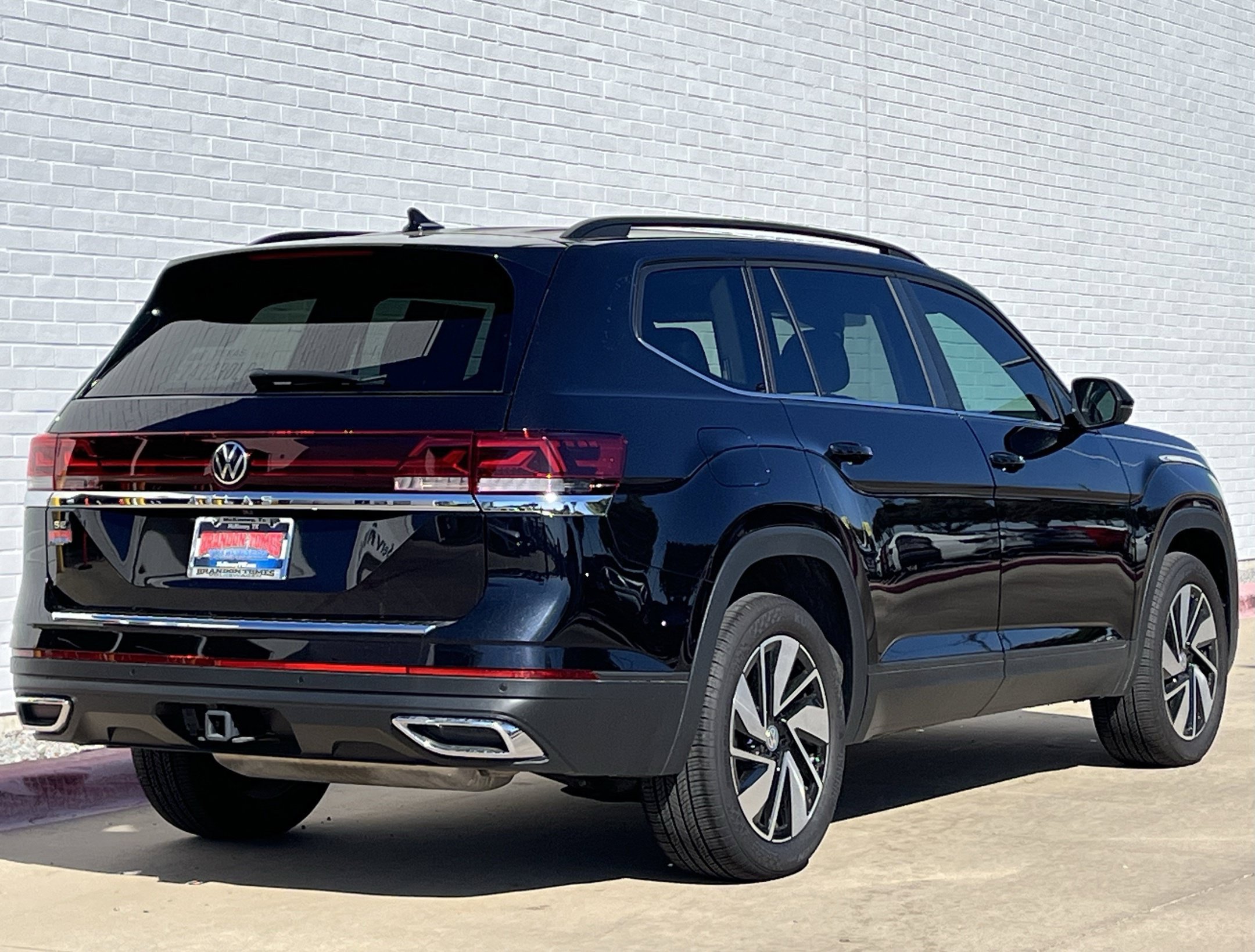 Certified 2026 Volkswagen Atlas SE FWD image 4