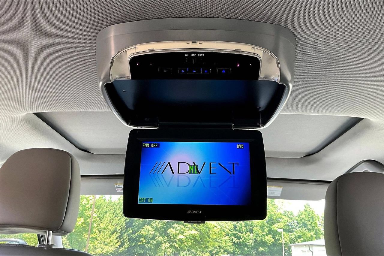 Used 2015 Toyota Highlander Limited w/ Driver Technology Package AWD/4WD image 30