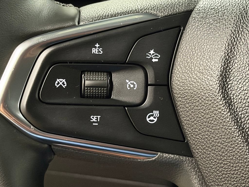 Used 2025 Chevrolet Trax ACTIV w/ Driver Confidence Package FWD image 32