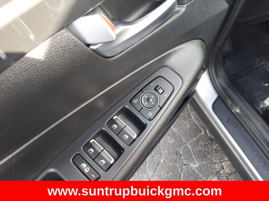 Used 2023 Hyundai Santa Fe SEL image 13