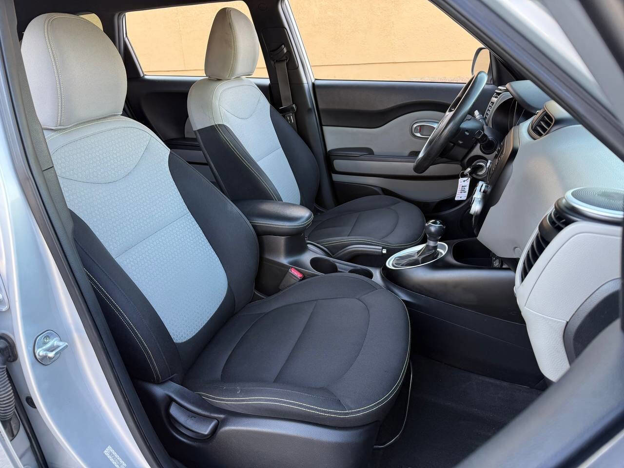 Used 2014 Kia Soul + image 12