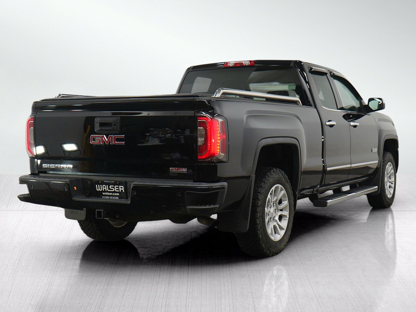 Used 2016 GMC Sierra 1500 SLE w/ All-Terrain Package AWD/4WD image 5