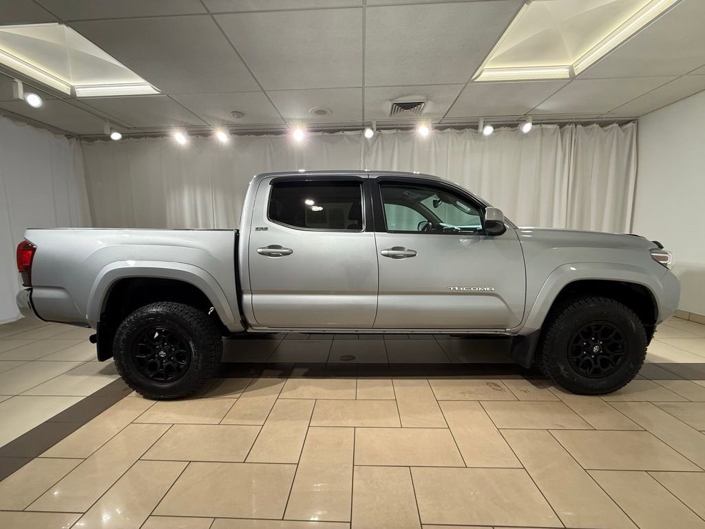 Used 2019 Toyota Tacoma SR5 AWD/4WD image 6