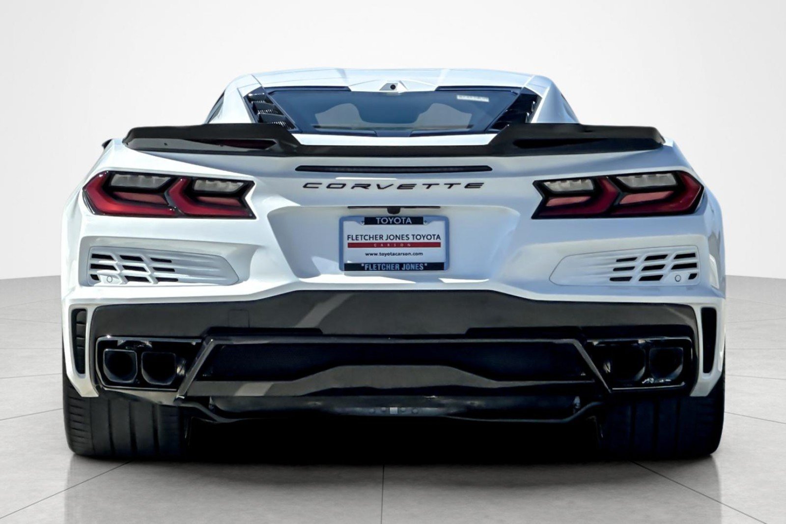 Used 2026 Chevrolet Corvette E-Ray w/ Stealth Interior Trim Package AWD/4WD image 4