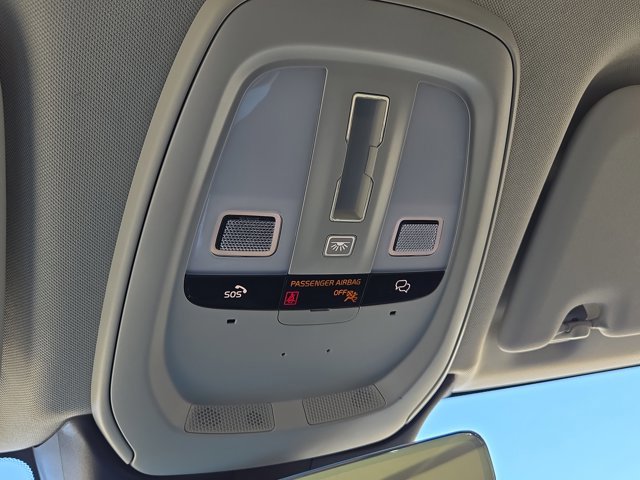 Used 2023 Volvo XC60 B5 Plus image 28