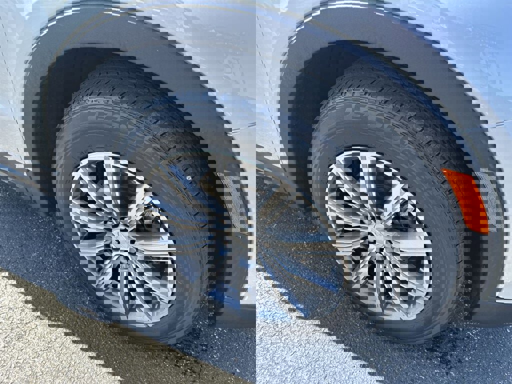 Used 2019 Cadillac XT4 Sport w/ Cold Weather Package image 10