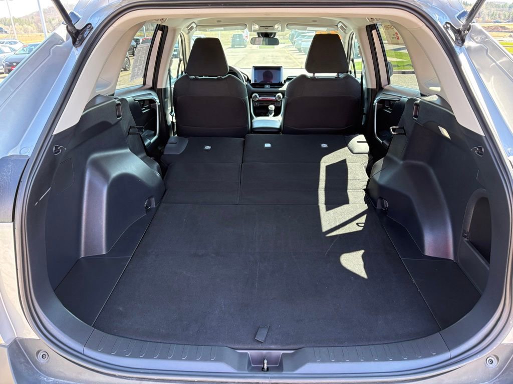 Certified 2025 Toyota RAV4 LE AWD/4WD image 7