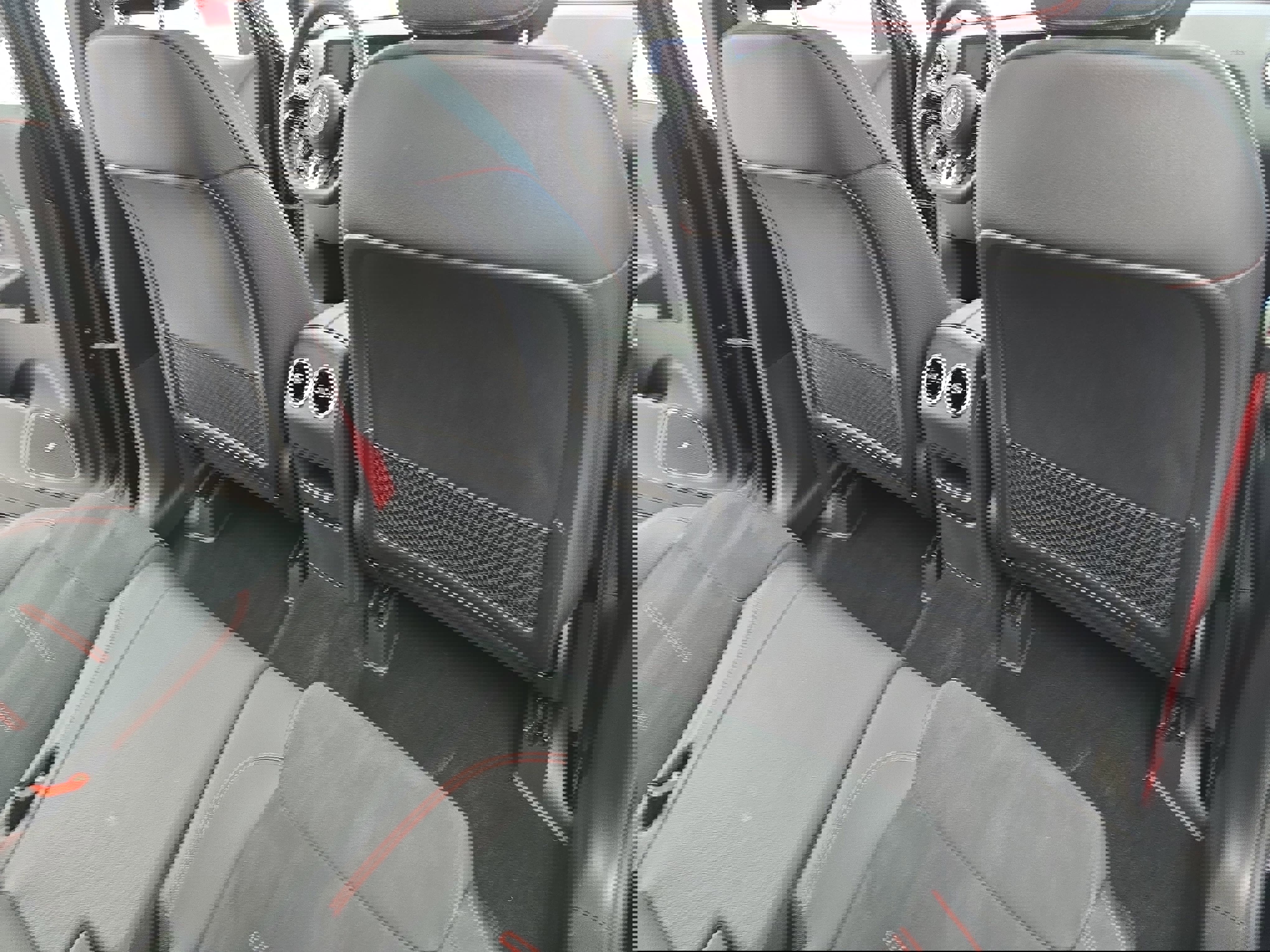 Used 2025 Mercedes-Benz GLB 35 AMG 4MATIC image 11