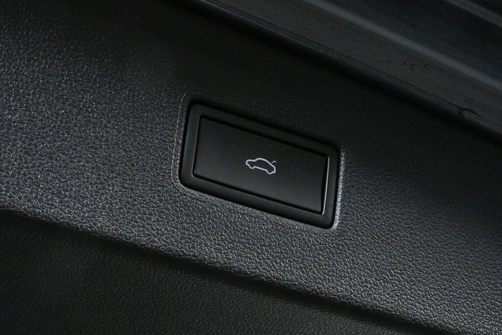 Used 2024 Volkswagen Tiguan SEL R-Line AWD/4WD image 29