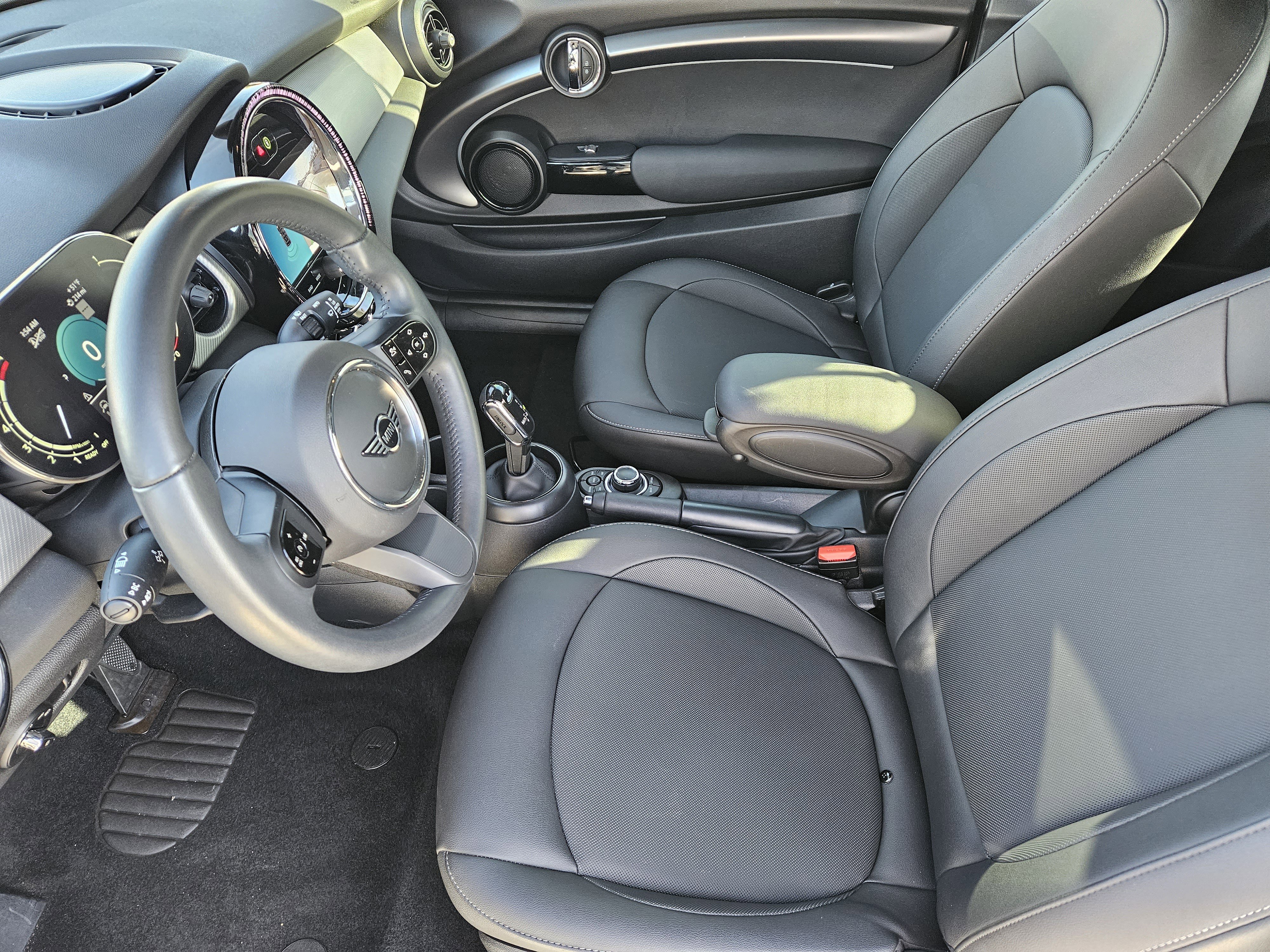 Used 2024 MINI Cooper Signature image 15