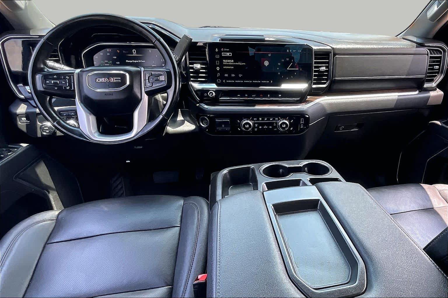 Used 2025 GMC Sierra 1500 SLT RWD image 14