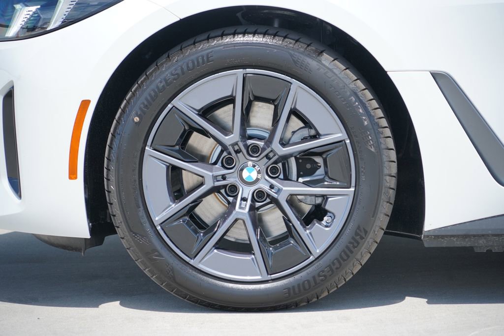 New 2026 BMW i4 eDrive40 w/ Premium Package RWD image 5