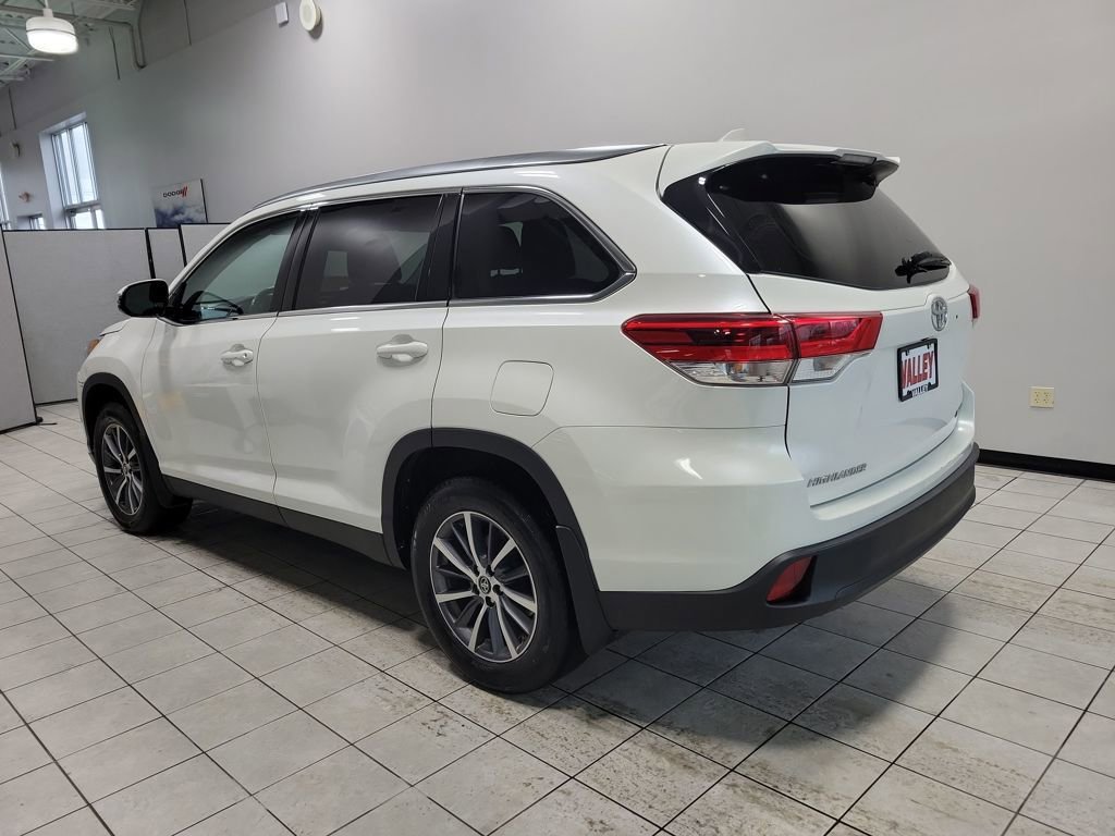 Used 2019 Toyota Highlander XLE image 4