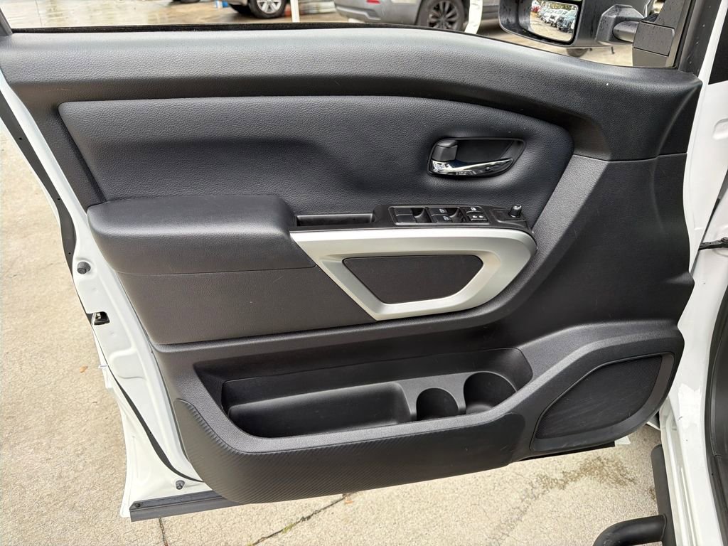 Used 2024 Nissan Titan SV w/ SV Convenience Package image 17