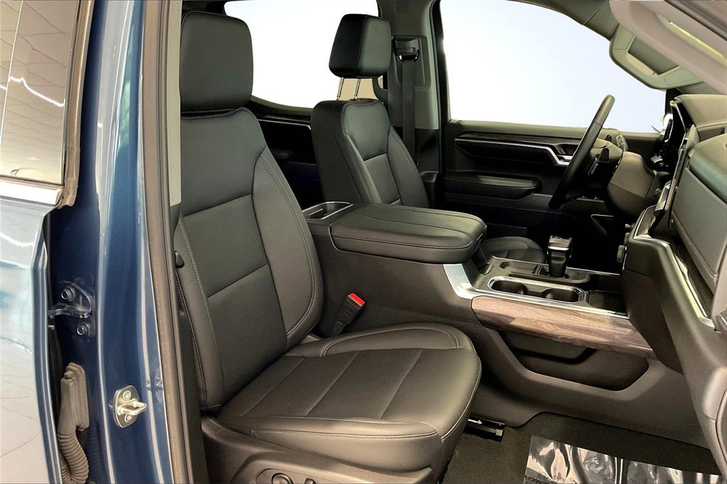 Used 2024 Chevrolet Silverado 1500 LTZ w/ Z71 Off-Road Package image 7