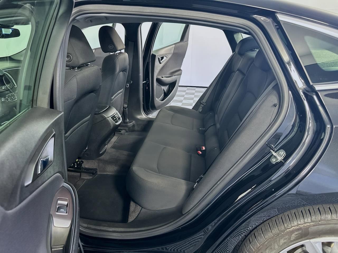 Used 2022 Chevrolet Malibu LT image 31