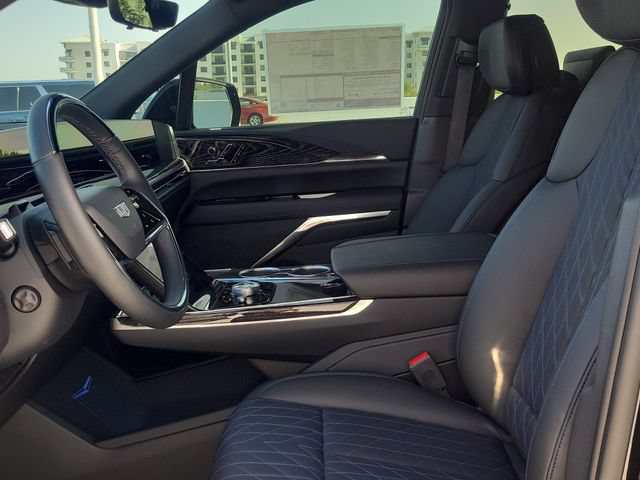 New 2026 Cadillac Escalade IQL Sport 1 w/ LPO, Floor Liner Package AWD/4WD image 25