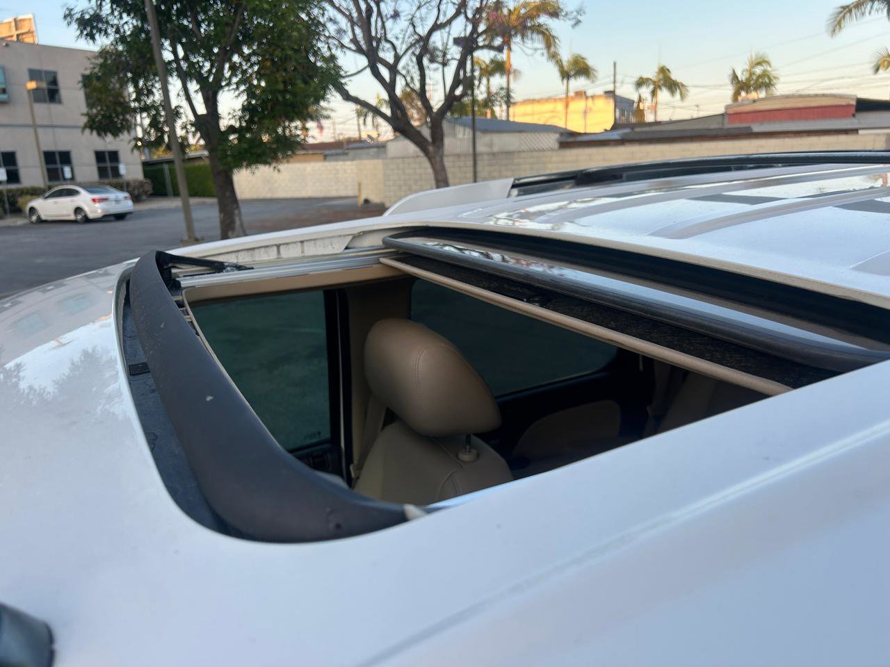 Used 2012 GMC Yukon Denali image 17