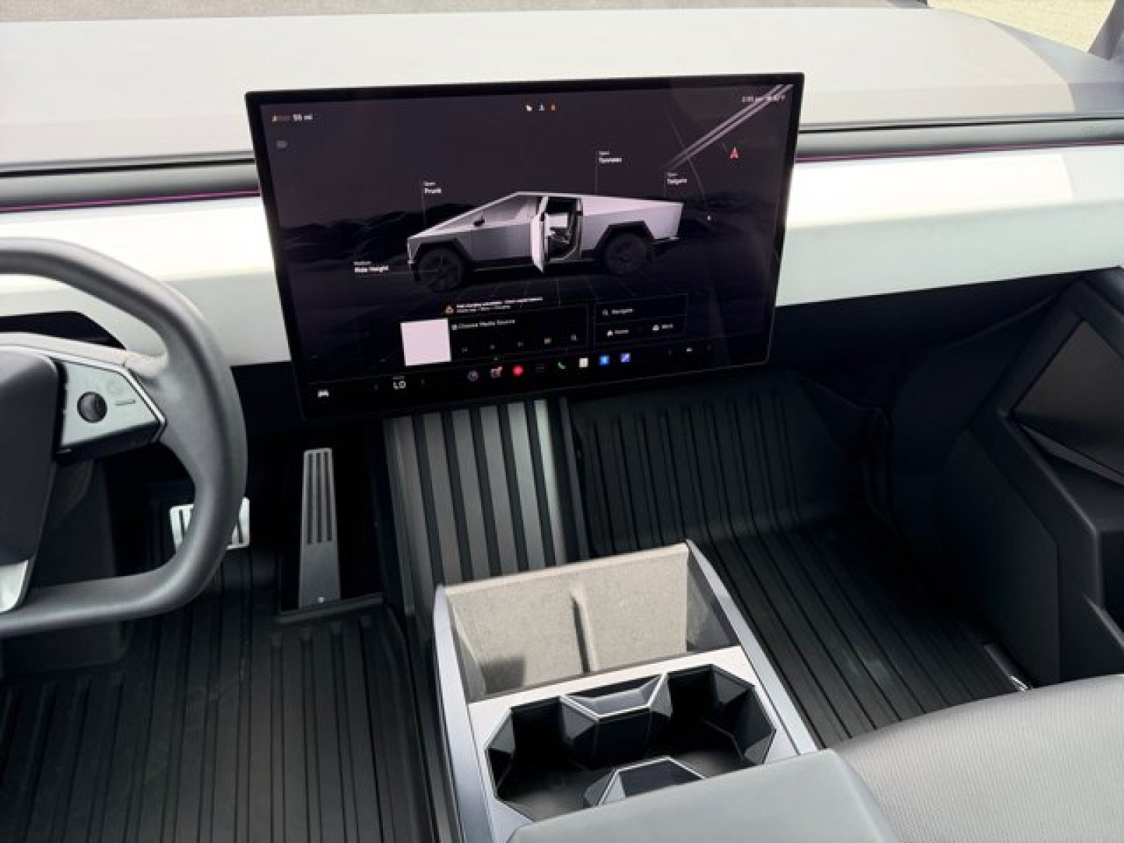 Used 2024 Tesla Cybertruck AWD Crew Cab image 13