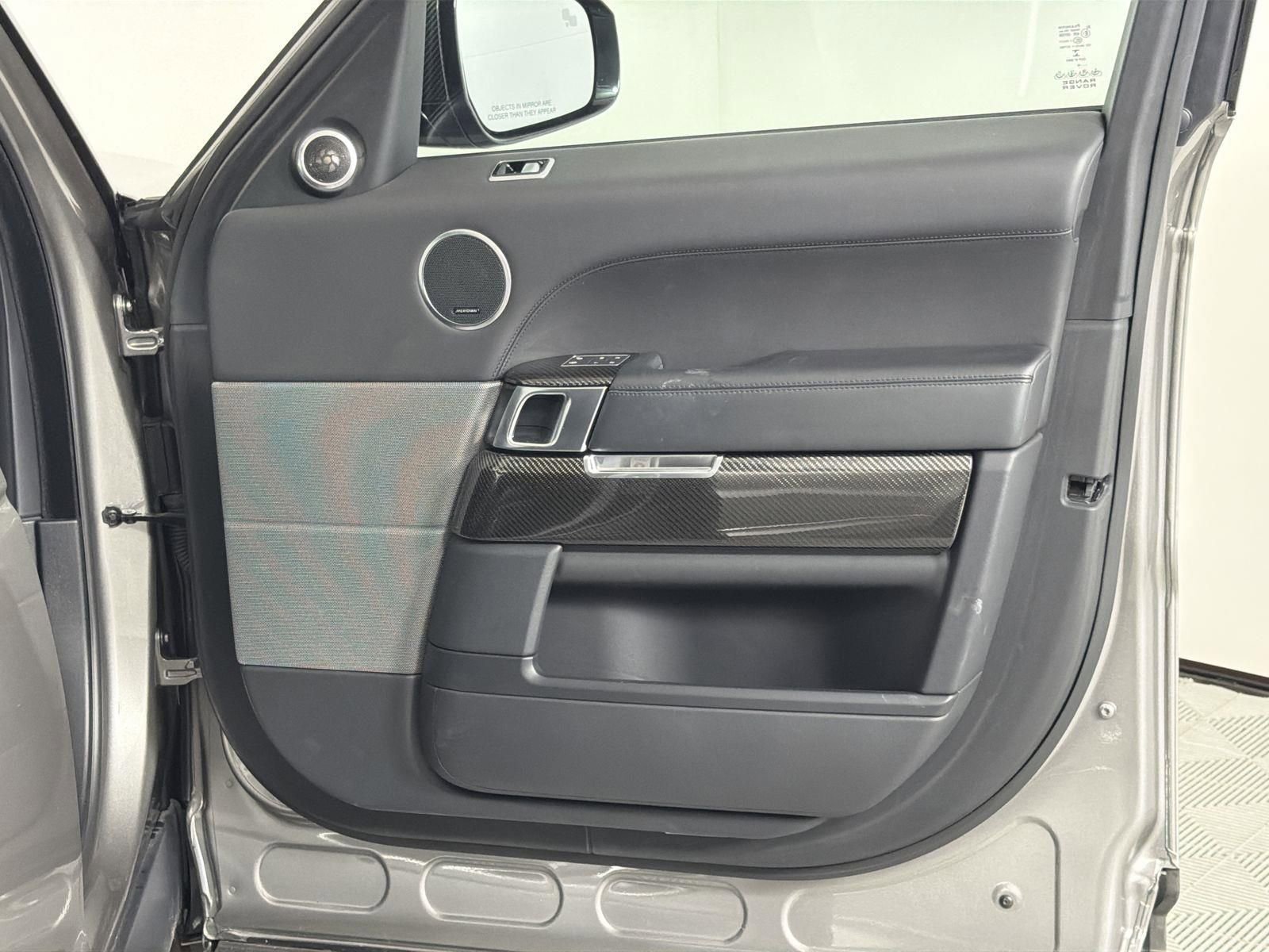 Used 2020 Land Rover Range Rover Sport SVR image 31