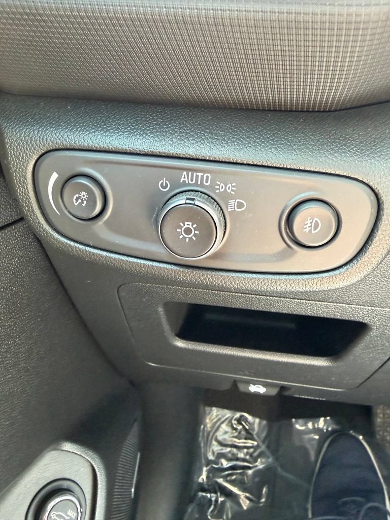 Used 2023 Chevrolet TrailBlazer RS w/ Sun and Liftgate Package AWD/4WD image 16