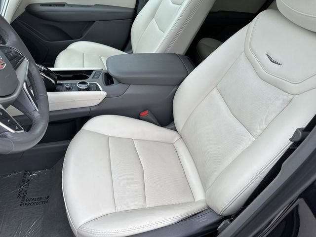 Certified 2023 Cadillac XT5 Premium Luxury w/ LPO, Floor Liner Package image 16