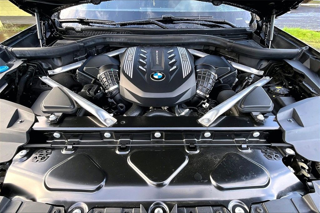 Used 2020 BMW X7 M50i image 31