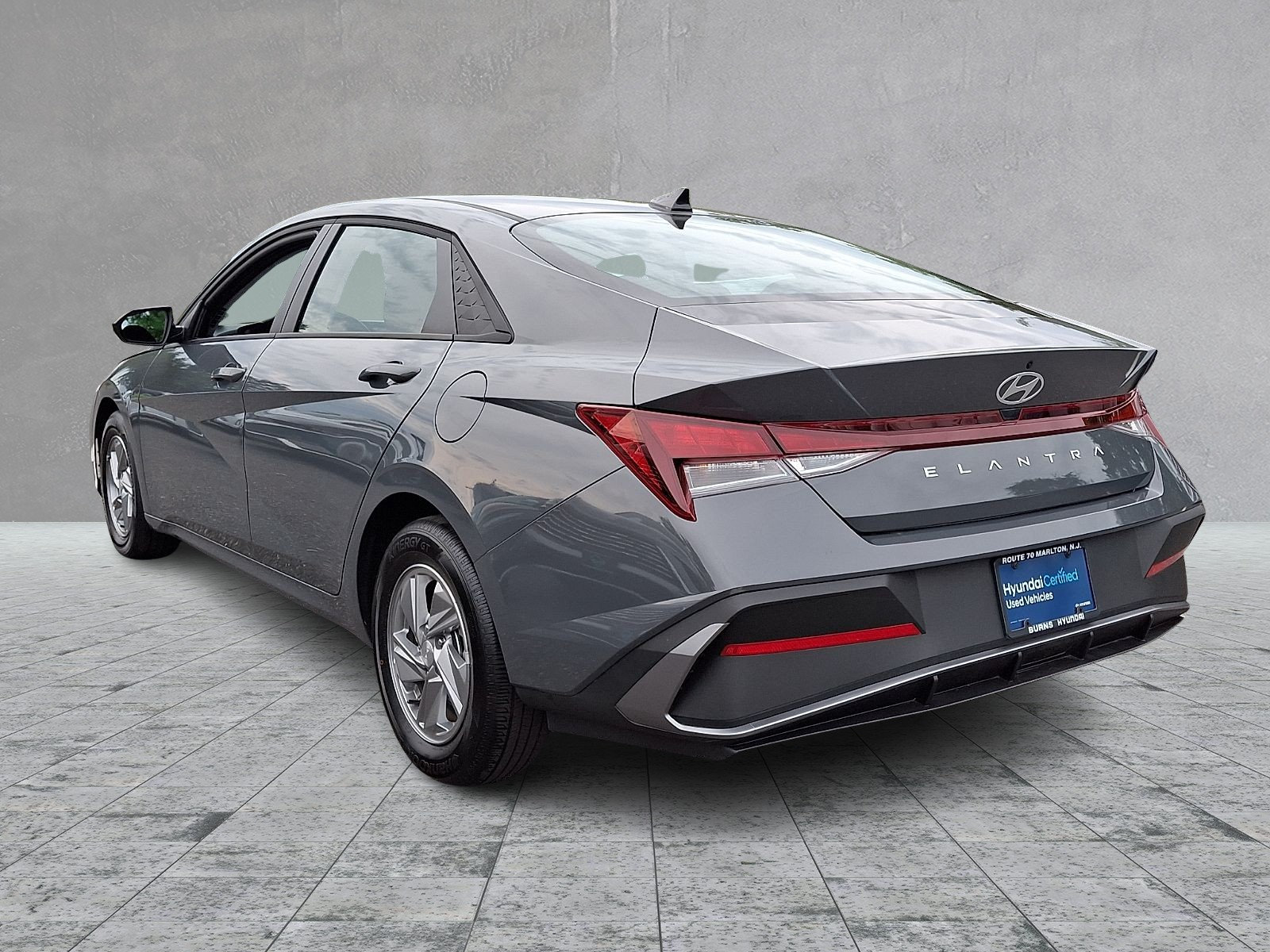 Used 2026 Hyundai Elantra SE FWD image 7