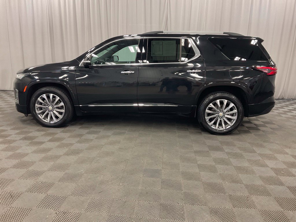 Used 2023 Chevrolet Traverse Premier w/ LPO, Floor Liner Package AWD/4WD image 13