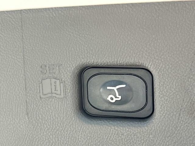 Used 2022 Lincoln Nautilus FWD w/ Premium Package image 14