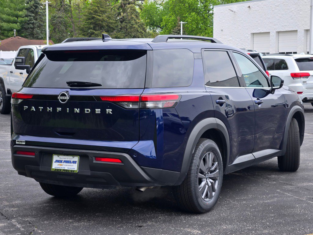 Used 2025 Nissan Pathfinder SV FWD image 13