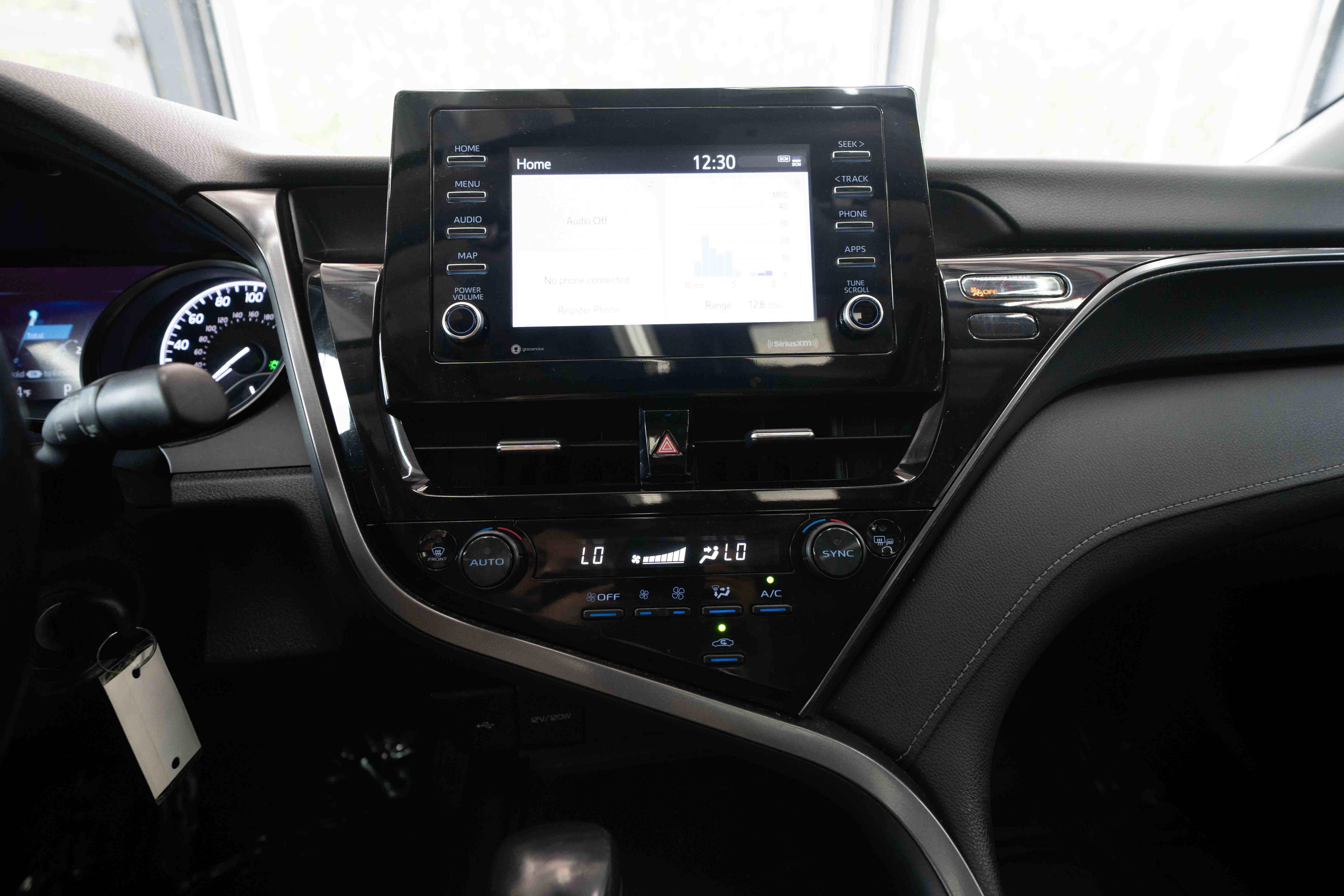 Used 2024 Toyota Camry SE w/ Cold Weather Package AWD/4WD image 17