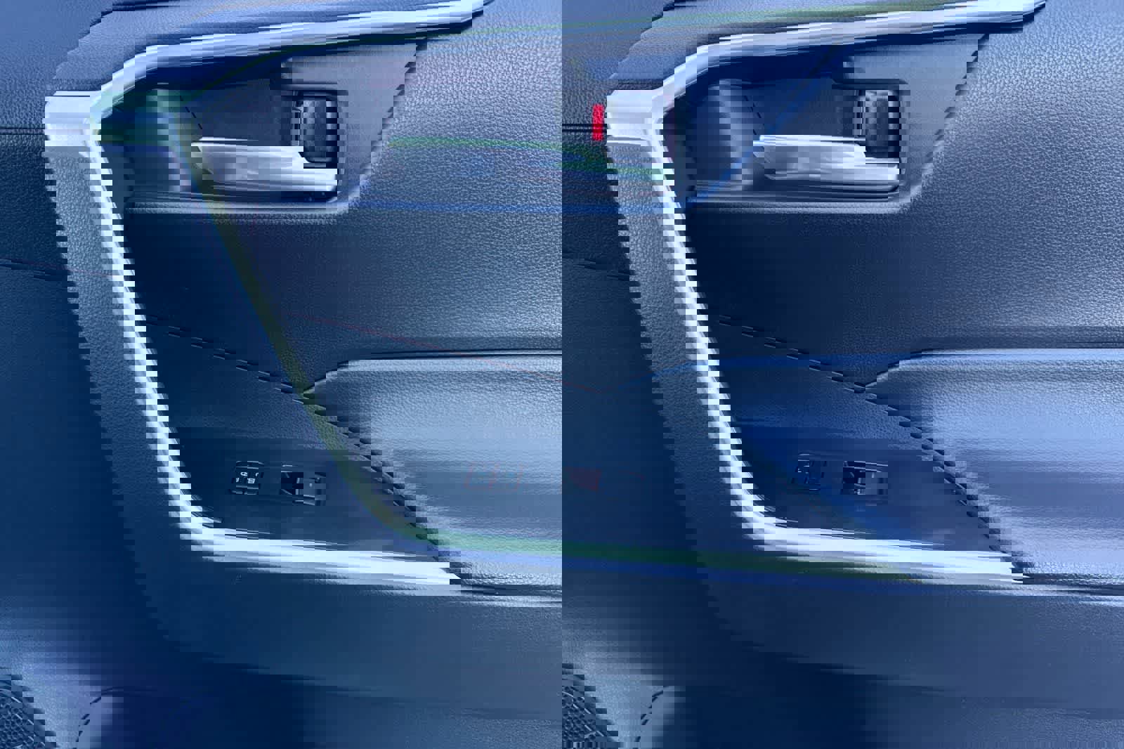 Used 2022 Toyota RAV4 XLE image 19