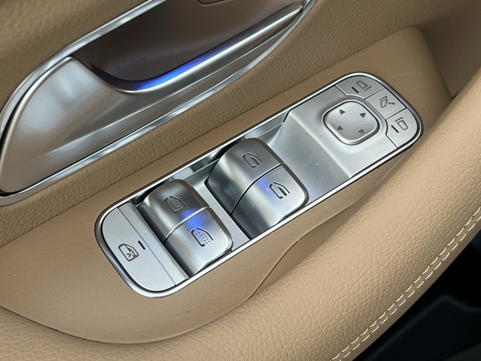 New 2026 Mercedes-Benz GLS 450 4MATIC image 13