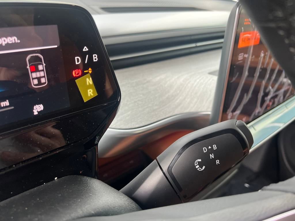 New 2025 Volkswagen ID. Buzz Pro S image 25